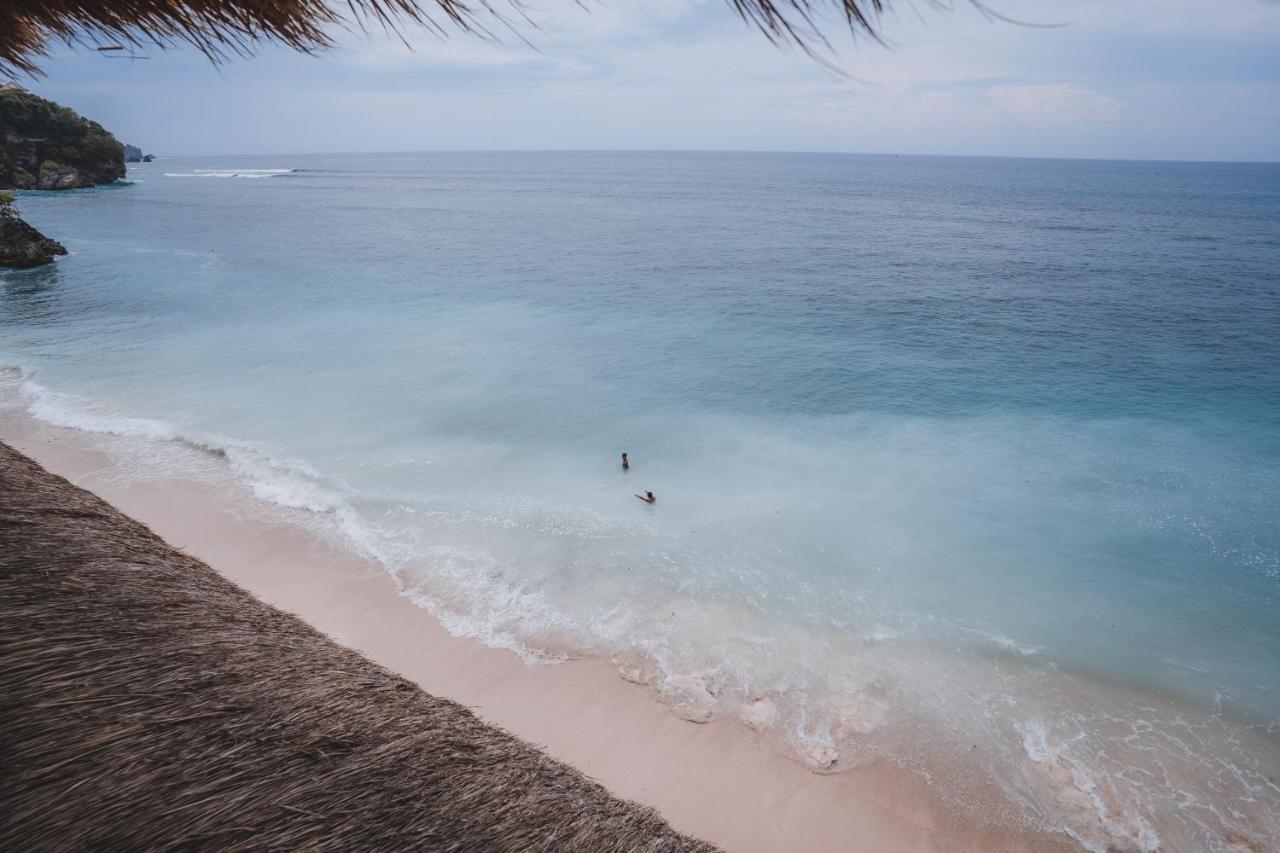 Legends Beachfront Resort Uluwatu  Exterior photo